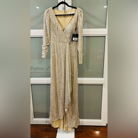 IEENA MAC DUGGAL - SILVER LONG SLEEVE SEQUIN WRAP GOWN- SIZE 4 - Picture 3 of 9